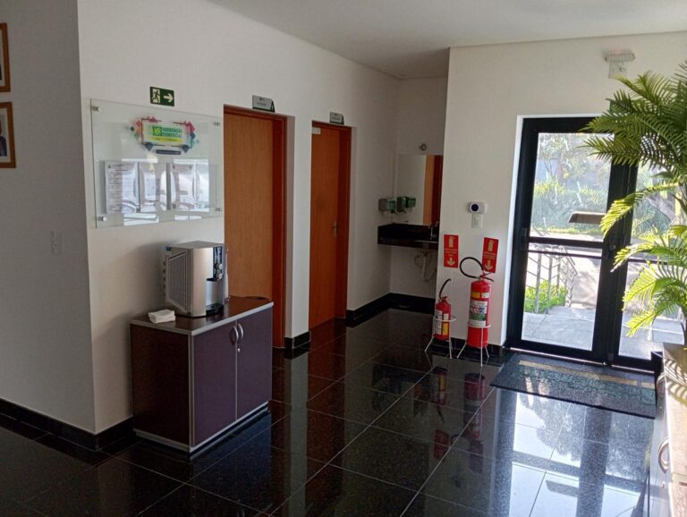 Rol de entrada e sanitarios